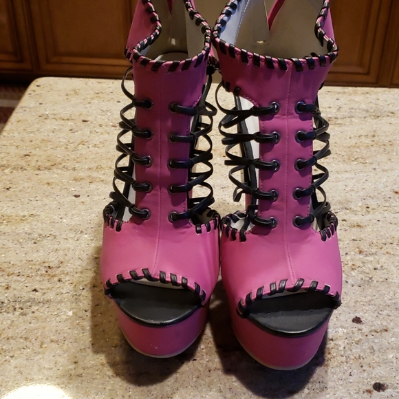 Sexy shoes. High heel block.  size 8 - Picture 4 of 5